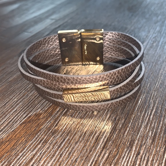 Coach multi-strand leather bracelet - Picture 3 of 4